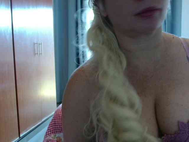 sexymommy77 webcam