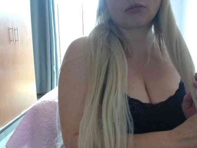 sexymommy77 webcam