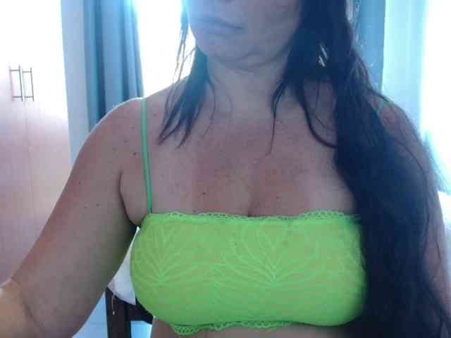 sexymommy77 webcam