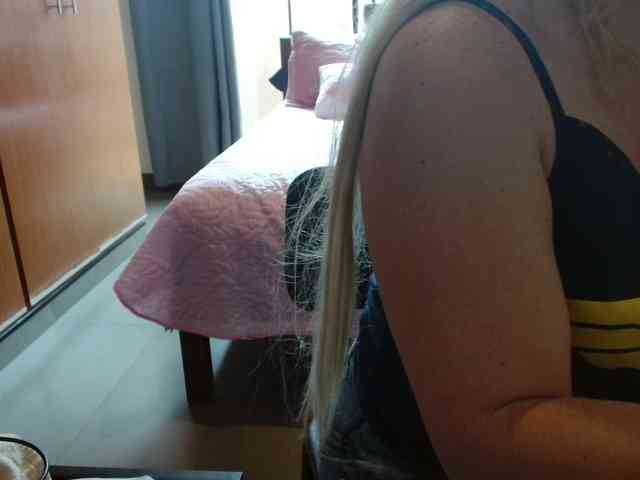 sexymommy77 webcam