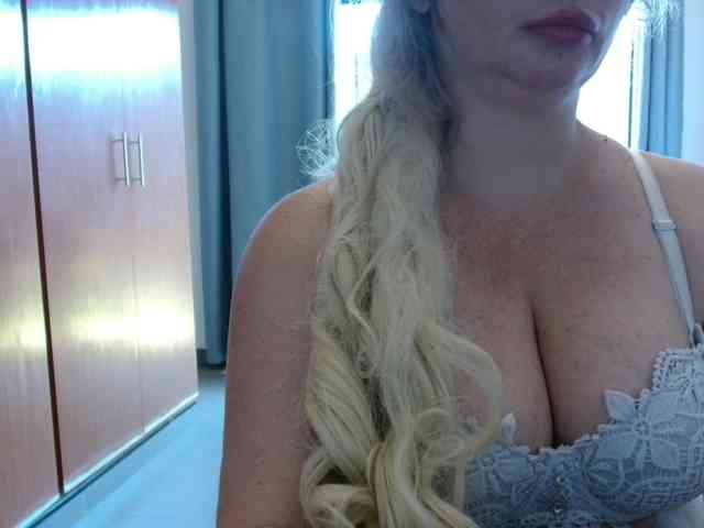 sexymommy77 webcam