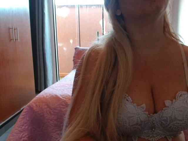 sexymommy77 webcam