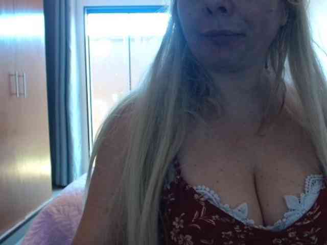 sexymommy77 webcam