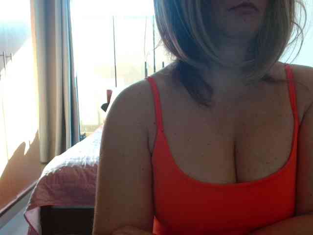 JussaraMilf webcam