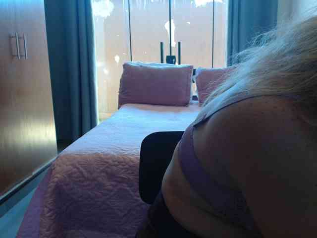 sexymommy77 webcam