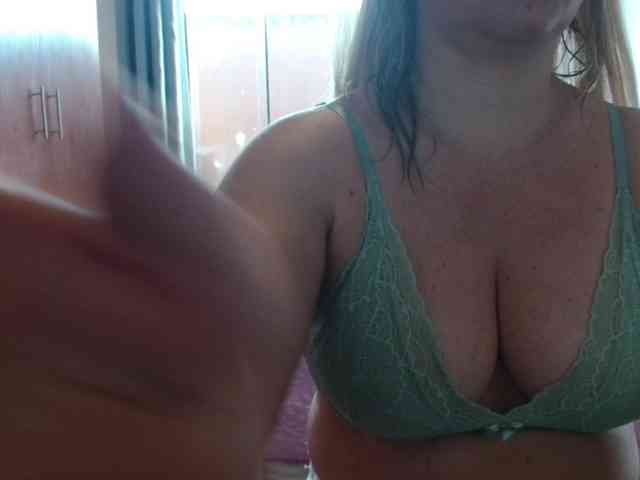 sexymommy77 webcam