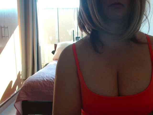 JussaraMilf webcam