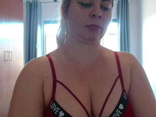 sexymommy77 webcam