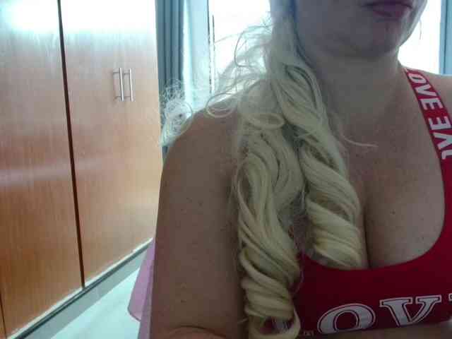 sexymommy77 webcam