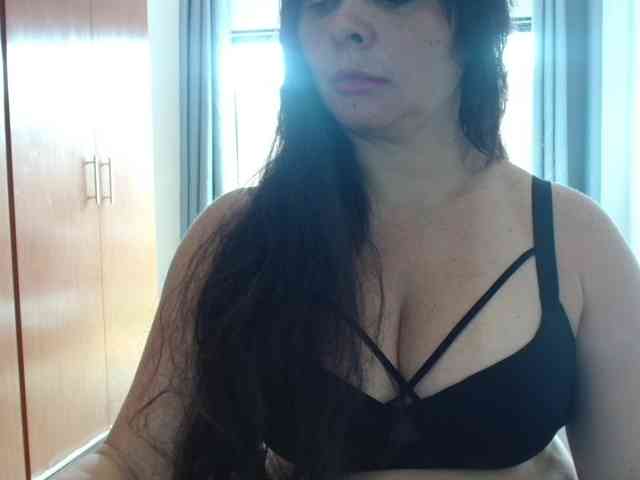 sexymommy77 webcam
