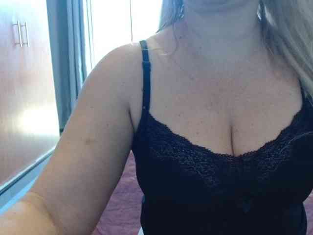 sexymommy77 webcam