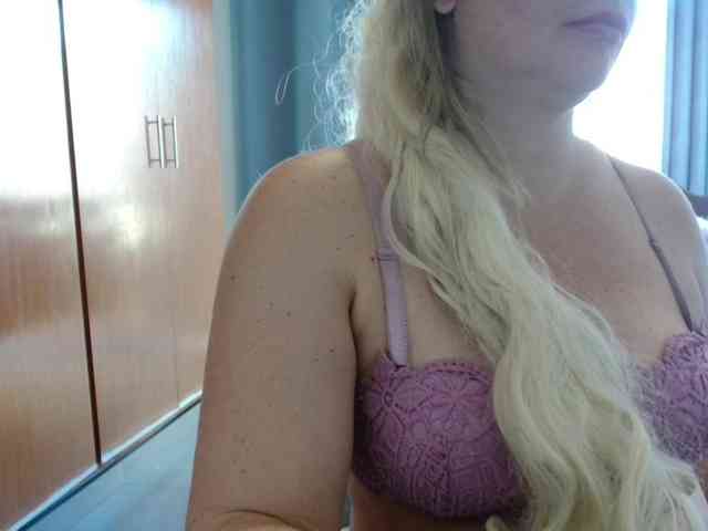sexymommy77 webcam