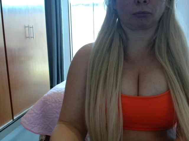 sexymommy77 webcam