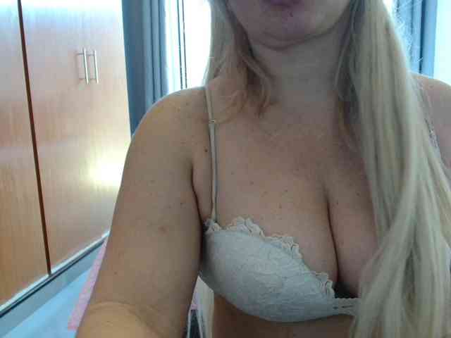 sexymommy77 webcam
