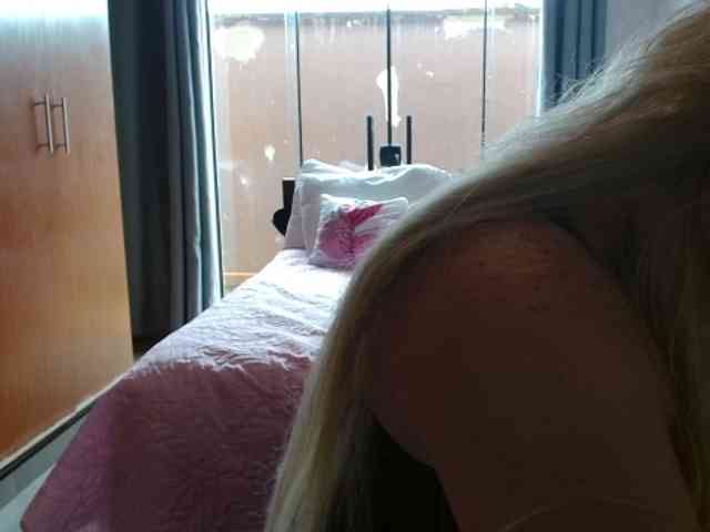 sexymommy77 webcam