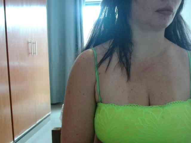 sexymommy77 webcam