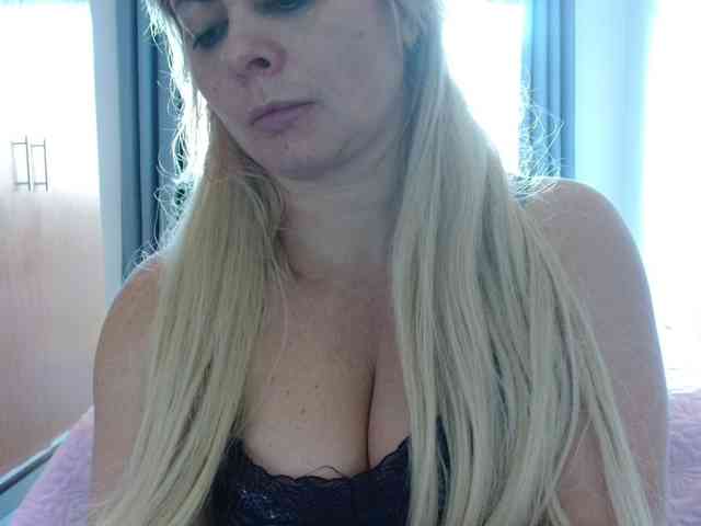 sexymommy77 webcam