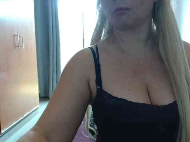 sexymommy77 webcam