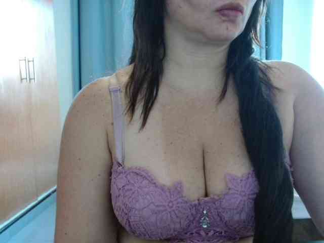 sexymommy77 webcam
