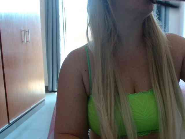 sexymommy77 webcam