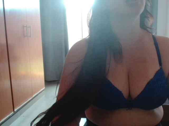 sexymommy77 webcam