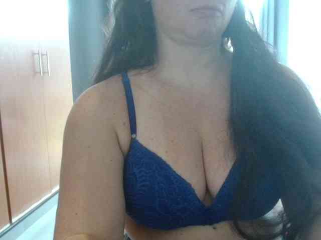sexymommy77 webcam