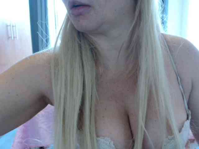 sexymommy77 webcam