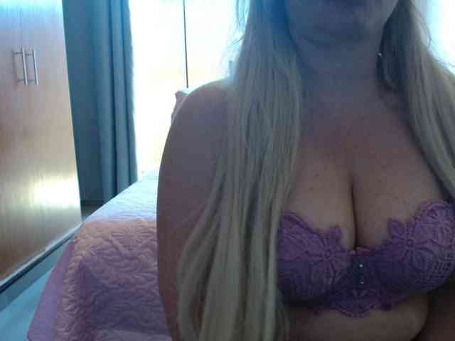 sexymommy77 webcam