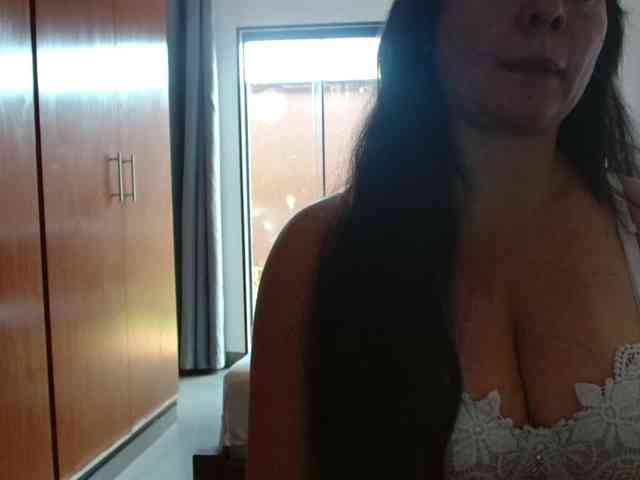 sexymommy77 webcam