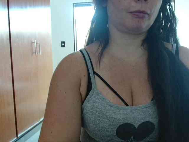 sexymommy77 webcam