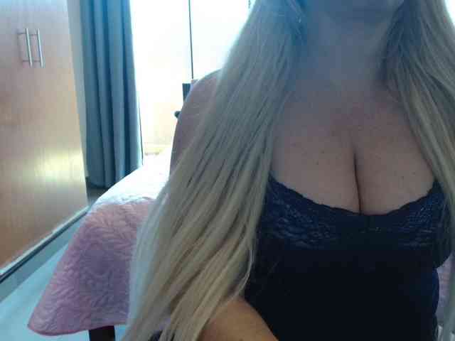 sexymommy77 webcam
