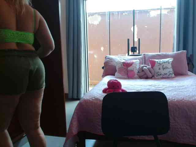 sexymommy77 webcam