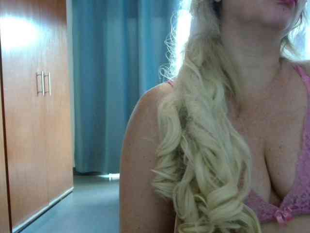 sexymommy77 webcam