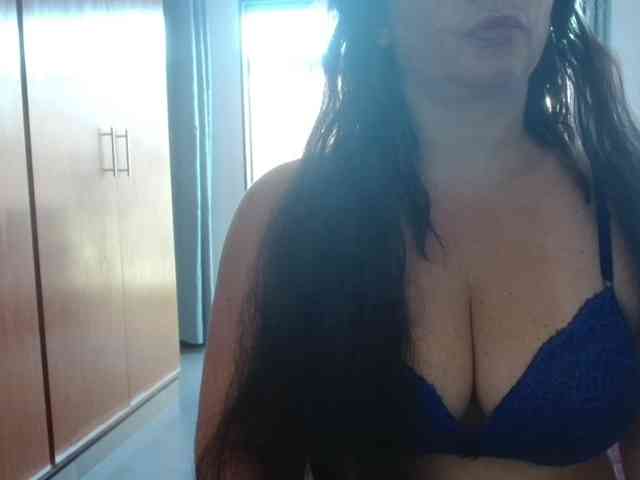 sexymommy77 webcam