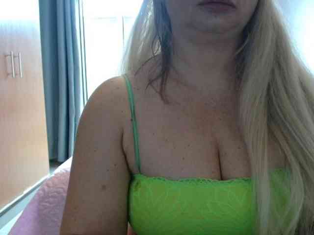 sexymommy77 webcam