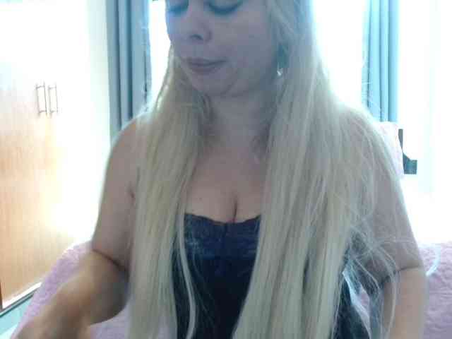 sexymommy77 webcam