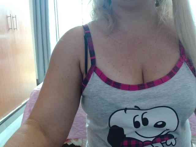sexymommy77 webcam