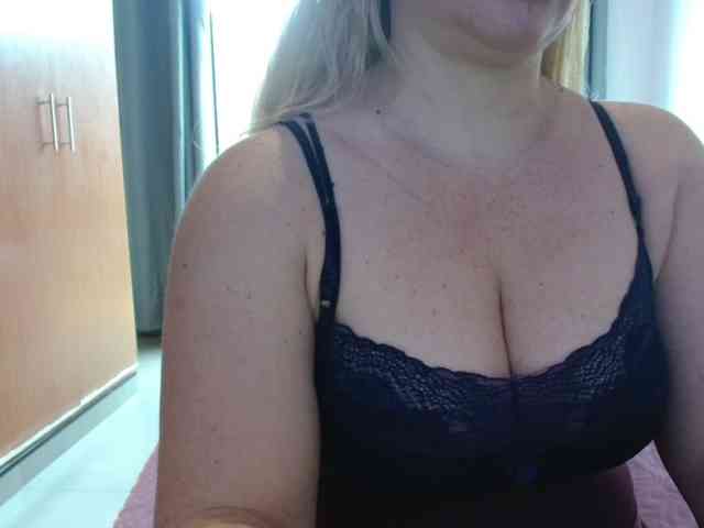 sexymommy77 webcam