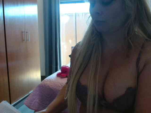 sexymommy77 webcam