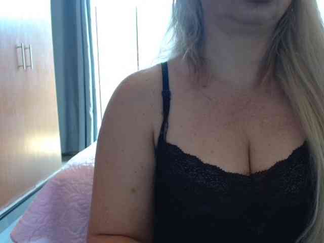 sexymommy77 webcam