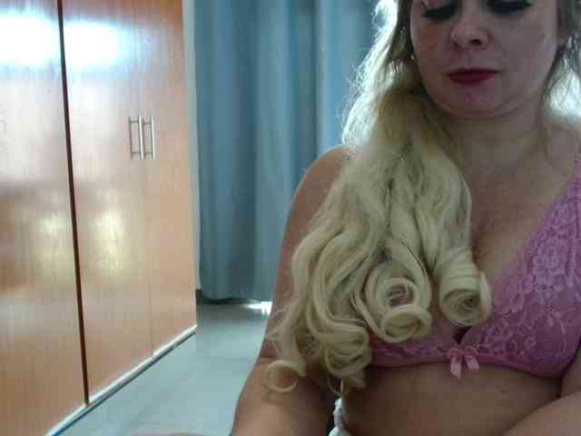 sexymommy77 webcam