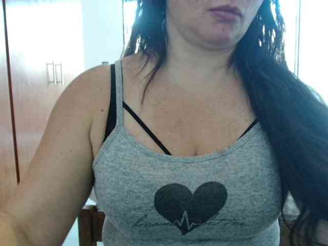 sexymommy77 webcam