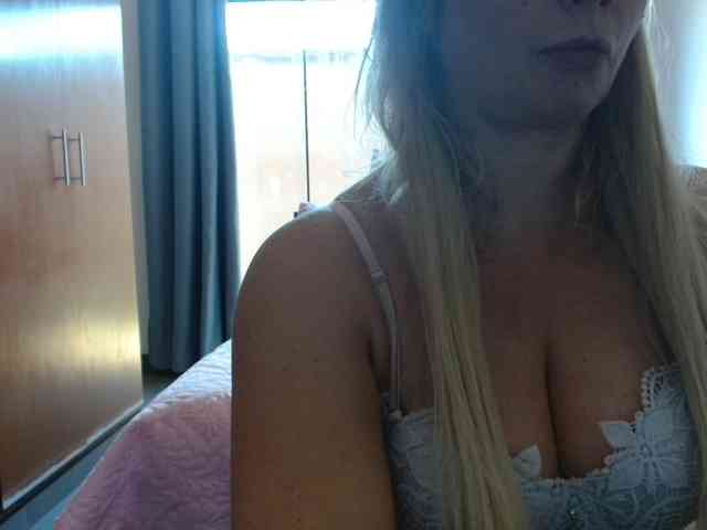 sexymommy77 webcam