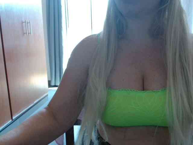 sexymommy77 webcam