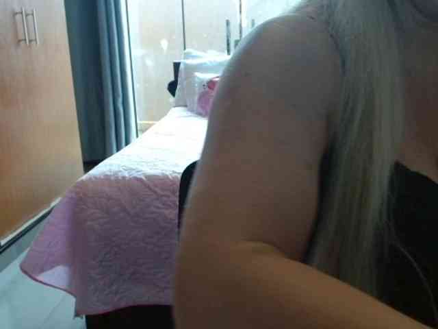 sexymommy77 webcam