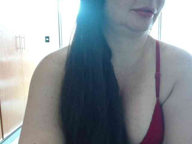 sexymommy77 webcam