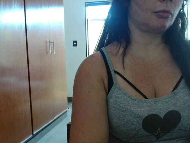sexymommy77 webcam