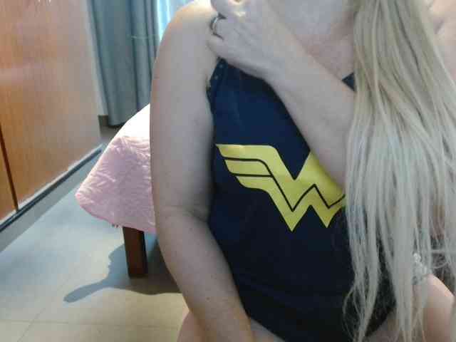 sexymommy77 webcam