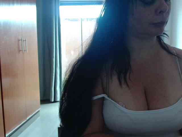 sexymommy77 webcam