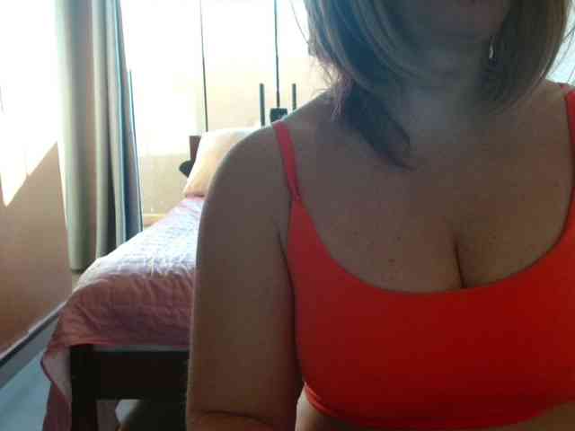 JussaraMilf webcam